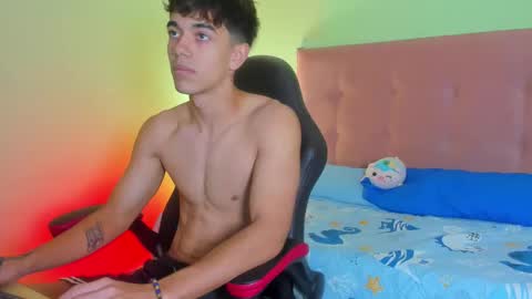 Snapshot of paul_sexycock chatting on 01.28.25 paul_sexycock online show from 01.28.25