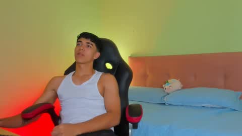 Snapshot of paul_sexycock chatting on 02.06.25 paul_sexycock online show from 02.06.25