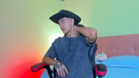 Snapshot of paul_sexycock chatting on 02.07.25 paul_sexycock online show from 02.07.25