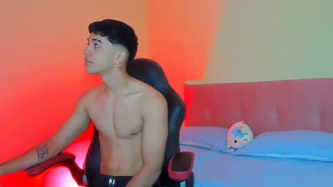 Snapshot of paul_sexycock chatting on 02.07.25 paul_sexycock online show from 02.07.25