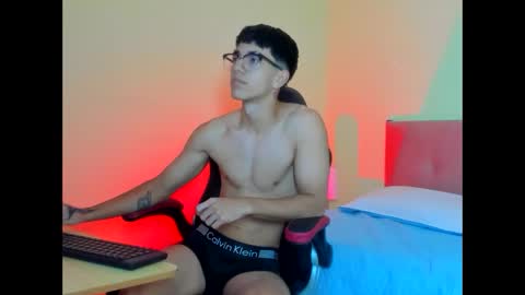 Snapshot of paul_sexycock chatting on 02.11.25 paul_sexycock online show from 02.11.25