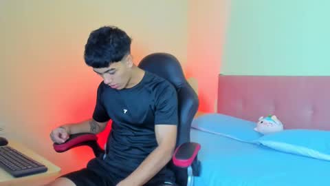 Snapshot of paul_sexycock chatting on 02.13.25 paul_sexycock online show from 02.13.25