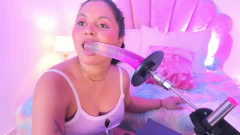 Paula   online show from 03.23.26