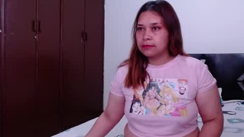 Snapshot of paula_anderson chatting on 10.09.25 PAULA online show from 10.09.25