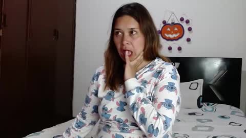 Snapshot of paula_anderson chatting on 11.13.25 PAULA online show from 11.13.25