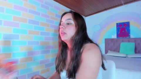 Snapshot of paula_beka chatting on 01.10.25 paula online show from 01.10.25