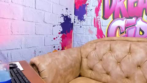 Snapshot of paula_beka chatting on 01.14.25 paula online show from 01.14.25