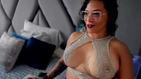 Snapshot of paula_daniela1 chatting on 02.02.25 Paula online show from 02.02.25
