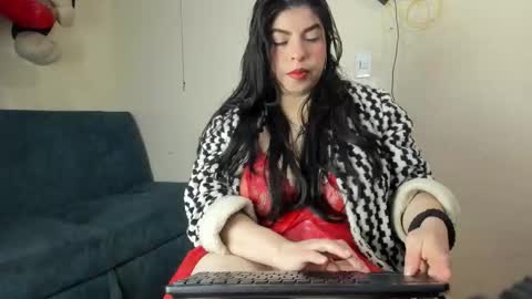paula_ellie online show from 11.06.25