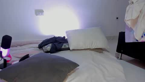 Paula perez - online show from 02.25.25