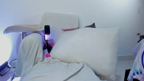 Paula perez - online show from 03.07.25