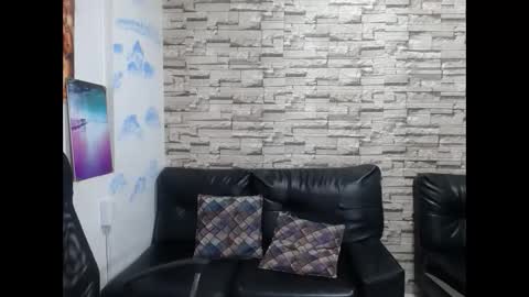 Snapshot of paula_ross_ chatting on 02.19.26 paula ross online show from 02.19.26