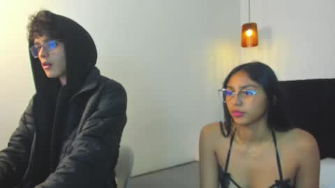 Snapshot of paulacastilla chatting on 10.24.25 Pau online show from 10.24.25