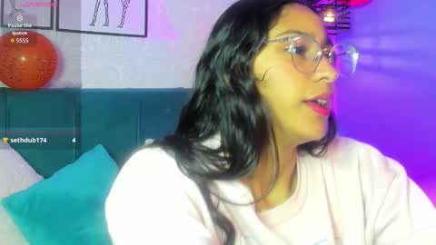 Snapshot of paulacastilla chatting on 10.29.25 Pau online show from 10.29.25