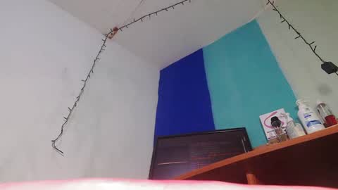 Snapshot of paulavaltina21 chatting on 12.17.24 PAULA VALENTINA online show from 12.17.24