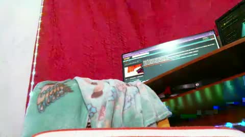 Snapshot of paulavaltina21 chatting on 02.18.25 PAULA VALENTINA online show from 02.18.25