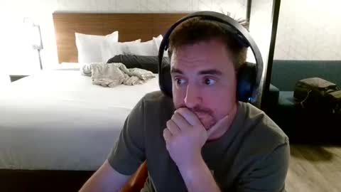 Snapshot of pauldemonte chatting on 04.06.26 pauldemonte online show from 04.06.26