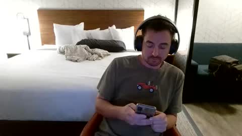 Snapshot of pauldemonte chatting on 04.06.26 pauldemonte online show from 04.06.26