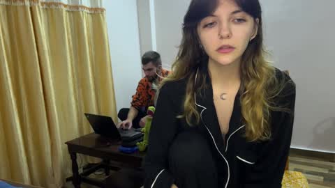 Isla  Chase online show from 12.13.24