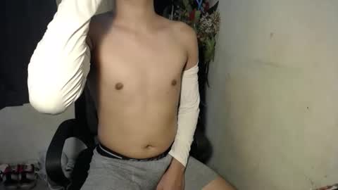 Snapshot of paulexborg514306 chatting on 11.04.25 paul online show from 11.04.25