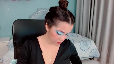 Snapshot of paulina_doll_ chatting on 10.27.25 Paulina online show from 10.27.25