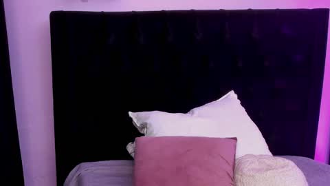 PAULINA  online show from 04.21.26