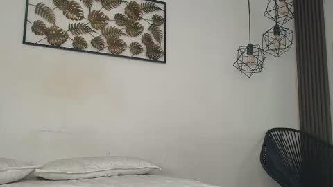 Snapshot of paulina_saruma chatting on 10.18.25 PAU online show from 10.18.25