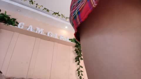 Snapshot of paulina_saruma chatting on 11.18.25 PAU online show from 11.18.25