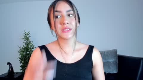 Snapshot of paulina_sweett chatting on 12.28.24 Paulina online show from 12.28.24