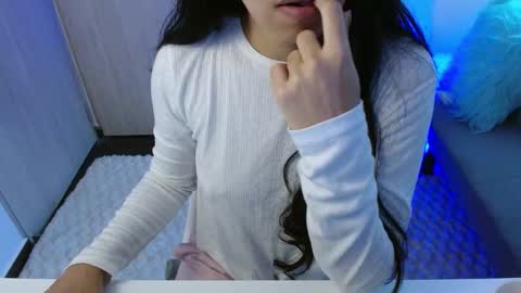 Snapshot of pauliv chatting on 01.12.26 Paulina online show from 01.12.26