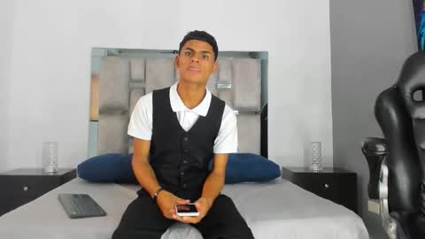 Snapshot of paull_cassidy chatting on 11.02.25 Paull Cassidy online show from 11.02.25