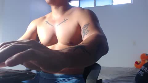 Snapshot of paulo_allen chatting on 11.12.25 Paulo online show from 11.12.25