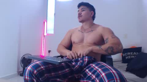 Snapshot of paulo_allen chatting on 11.13.25 Paulo online show from 11.13.25