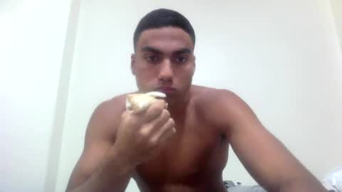 Snapshot of paulobonaventuree chatting on 04.15.26 paulo online show from 04.15.26