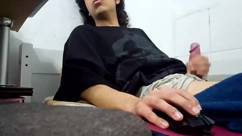 Snapshot of paumedio_tropa chatting on 10.10.25 paumedio_tropa online show from 10.10.25