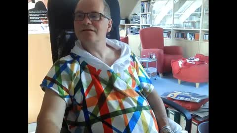 Snapshot of pavlovsdog2006 chatting on 03.10.25 Pavlov aka Peter online show from 03.10.25