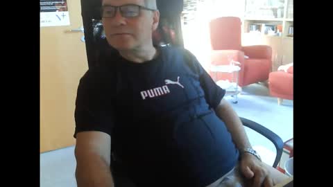 Snapshot of pavlovsdog2006 chatting on 11.13.25 Pavlov aka Peter online show from 11.13.25