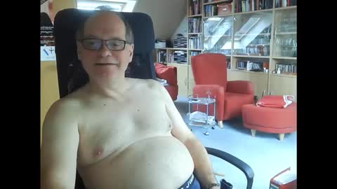 Snapshot of pavlovsdog2006 chatting on 03.17.26 Pavlov aka Peter online show from 03.17.26