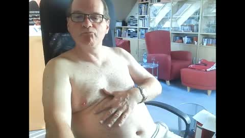 Snapshot of pavlovsdog2006 chatting on 04.07.26 Pavlov aka Peter online show from 04.07.26