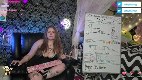 Snapshot of pawggoddess778 chatting on 12.10.24 ArtsyHeartsyy online show from 12.10.24