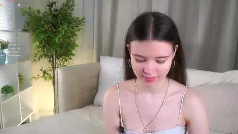 Snapshot of pazrapacki chatting on 05.25.26 Beautiful Mila online show from 05.25.26
