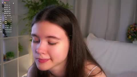 Snapshot of pazrapacki chatting on 05.27.26 Beautiful Mila online show from 05.27.26
