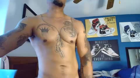 Snapshot of pcuddy3 chatting on 11.04.25 Phenomenal online show from 11.04.25