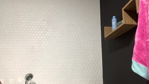 Snapshot of pduke81 chatting on 09.23.25 Hung sung Hero online show from 09.23.25