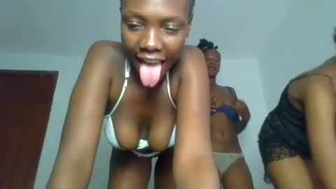 Snapshot of peach_ebonny chatting on 06.29.26 peach_ebonny online show from 06.29.26