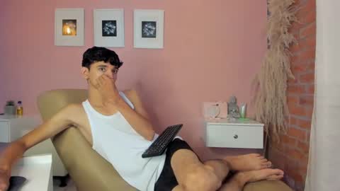 peach tyron online show from 12.28.24