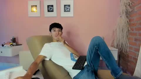 peach tyron online show from 01.10.25