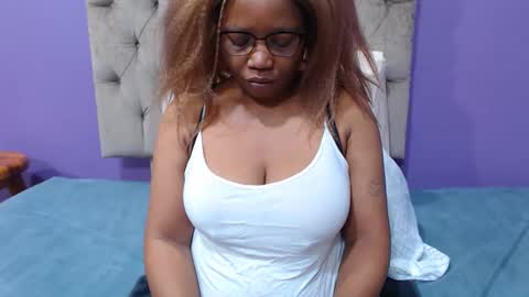 Snapshot of peachassxx chatting on 04.26.26 peachy online show from 04.26.26