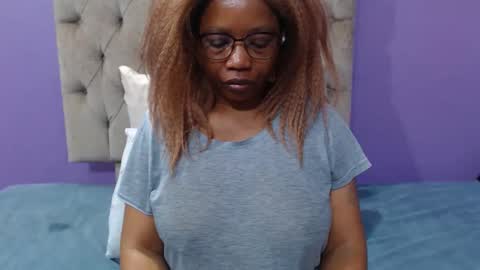 Snapshot of peachassxx chatting on 05.14.26 peachy online show from 05.14.26