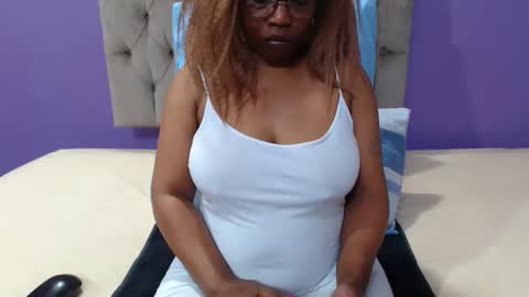 Snapshot of peachassxx chatting on 05.24.26 peachy online show from 05.24.26